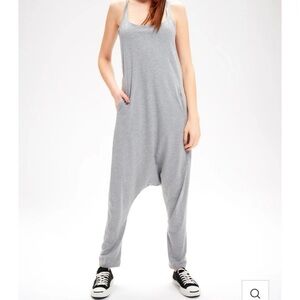 Gray Sleeveless Drop Crotch Romper with Pockets & Tapered Legs 22” ptp (Large)